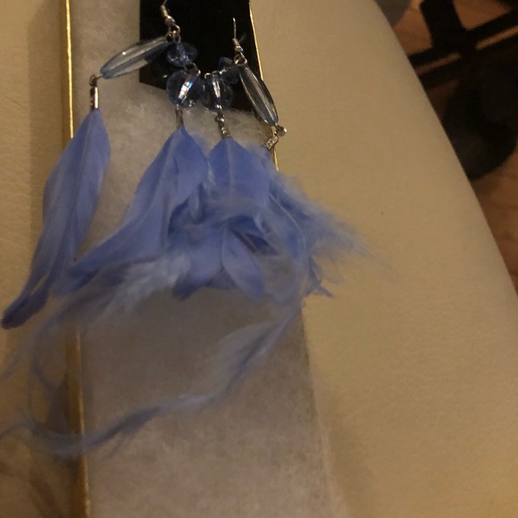 Lavender feather earrings - Picture 6 of 8